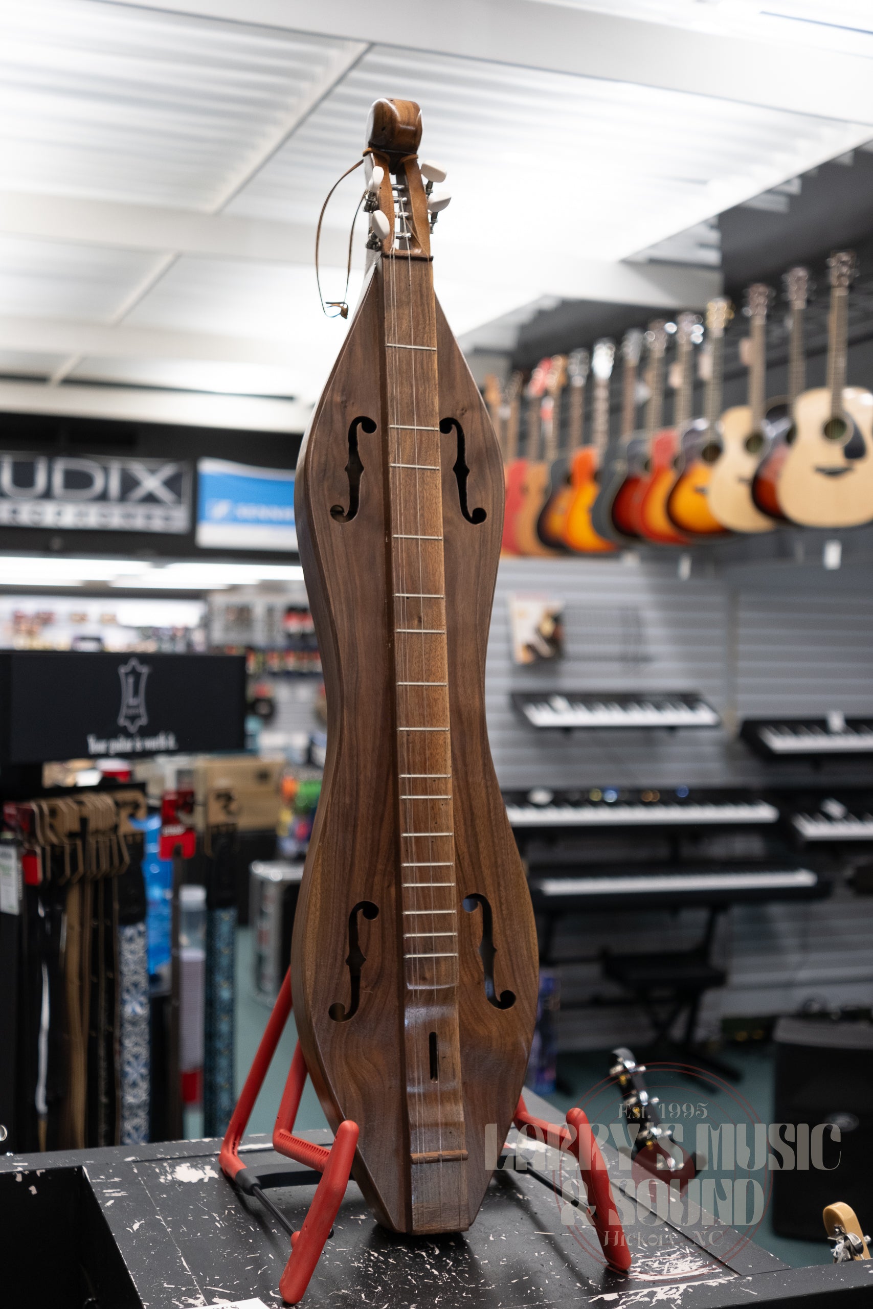 Thomas Dulcimer - Walnut - Made in Hickory, NC – Larry's Music & Sound