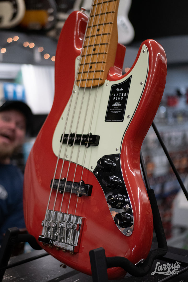 Fender Player Plus Jazz Bass V - Fiesta Red