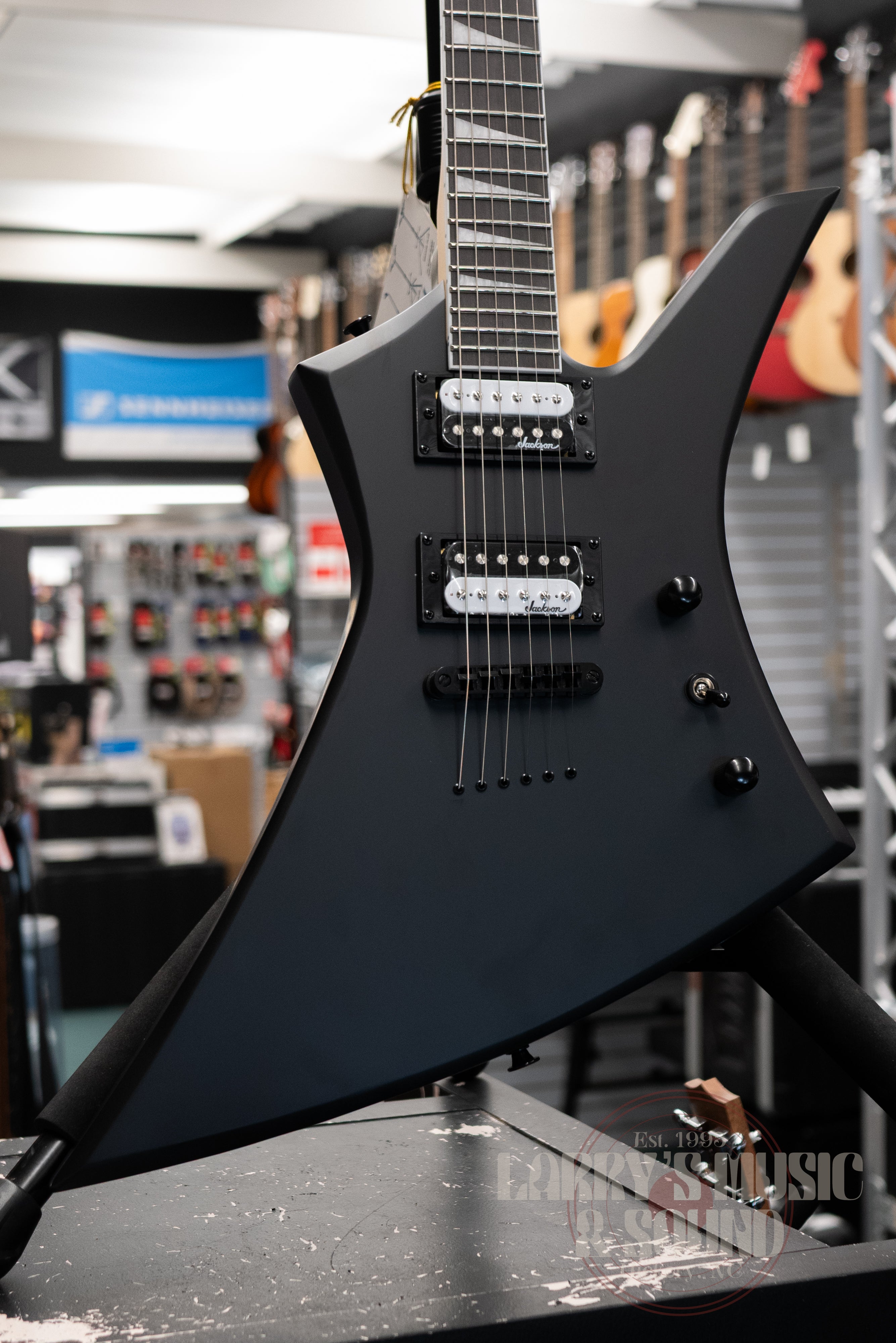 Jackson Series Kelly JS32T - Satin Black – Larry's Music & Sound