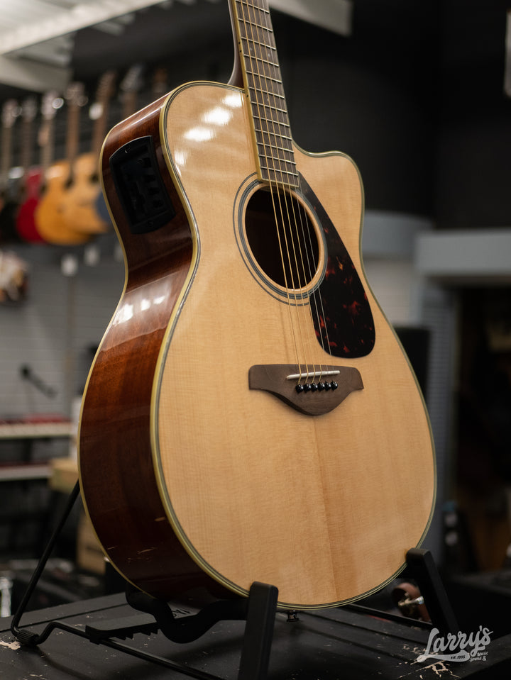 Yamaha FSX820C Electric Acoustic Guitar - Natural