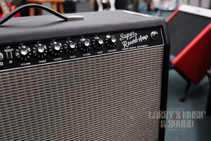 Fender &