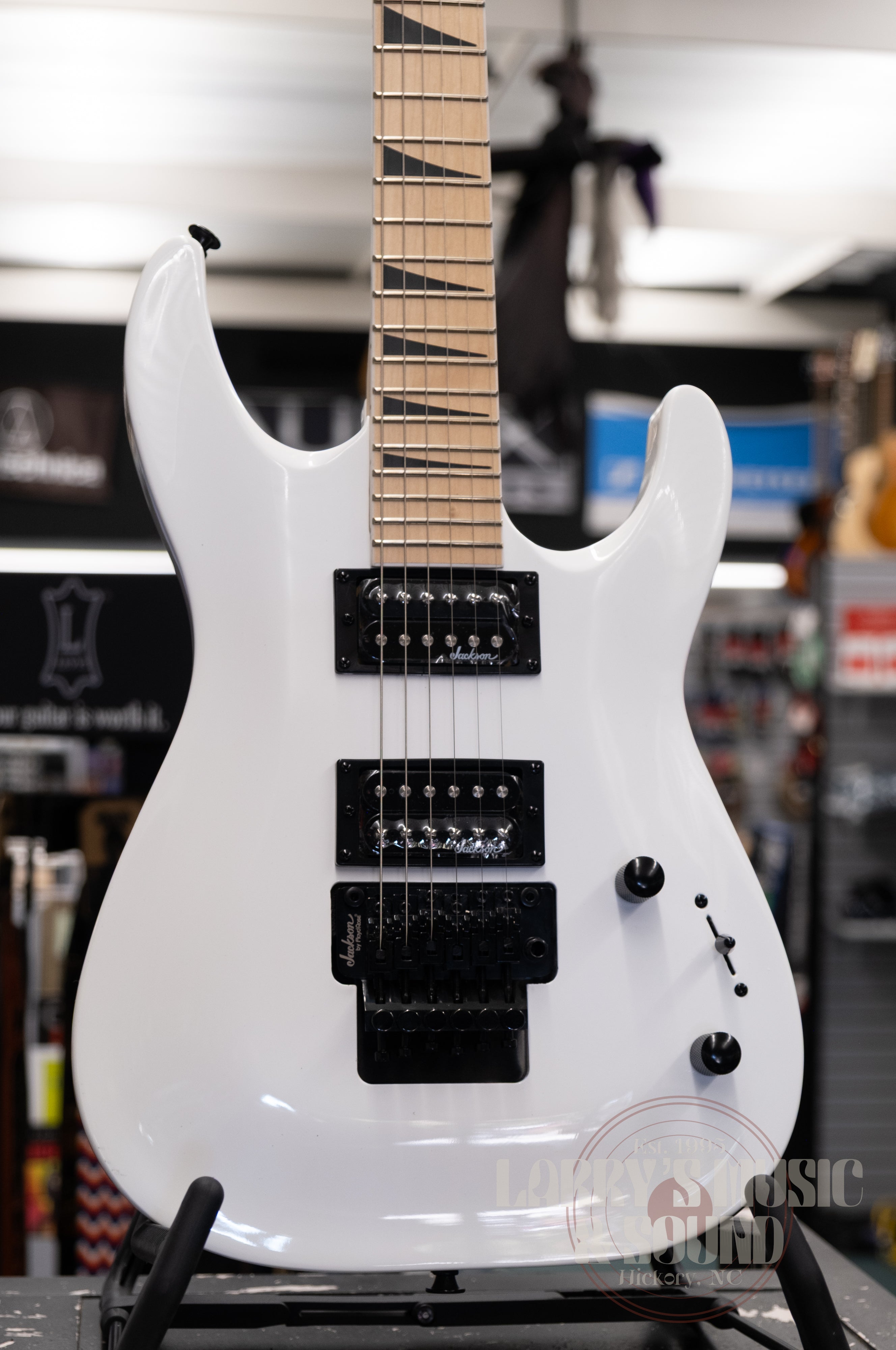 Jackson Dinky Arch Top JS32 DKAM - Snow White – Larry's Music & Sound