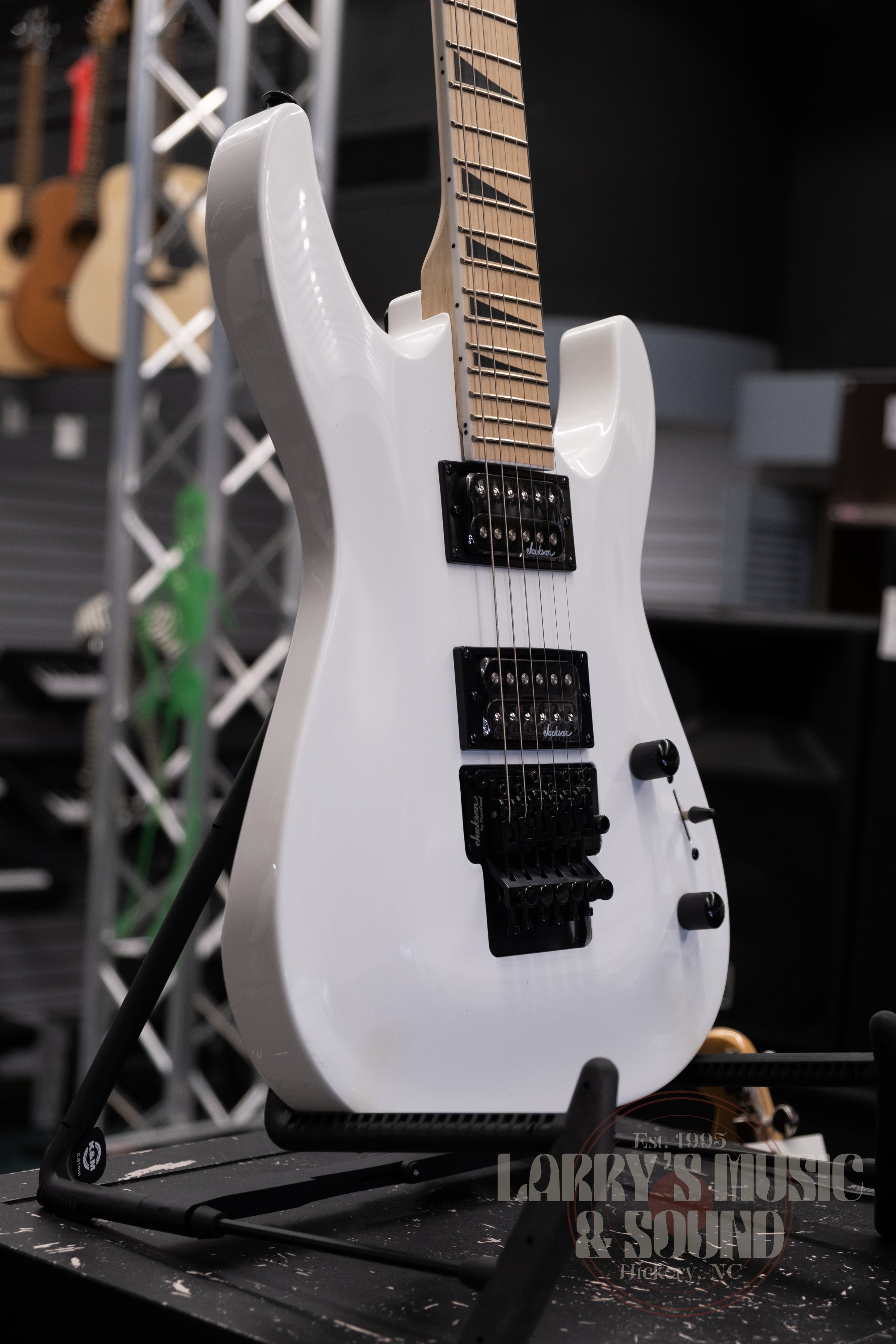 Jackson Dinky Arch Top JS32 DKAM - Snow White – Larry's Music & Sound