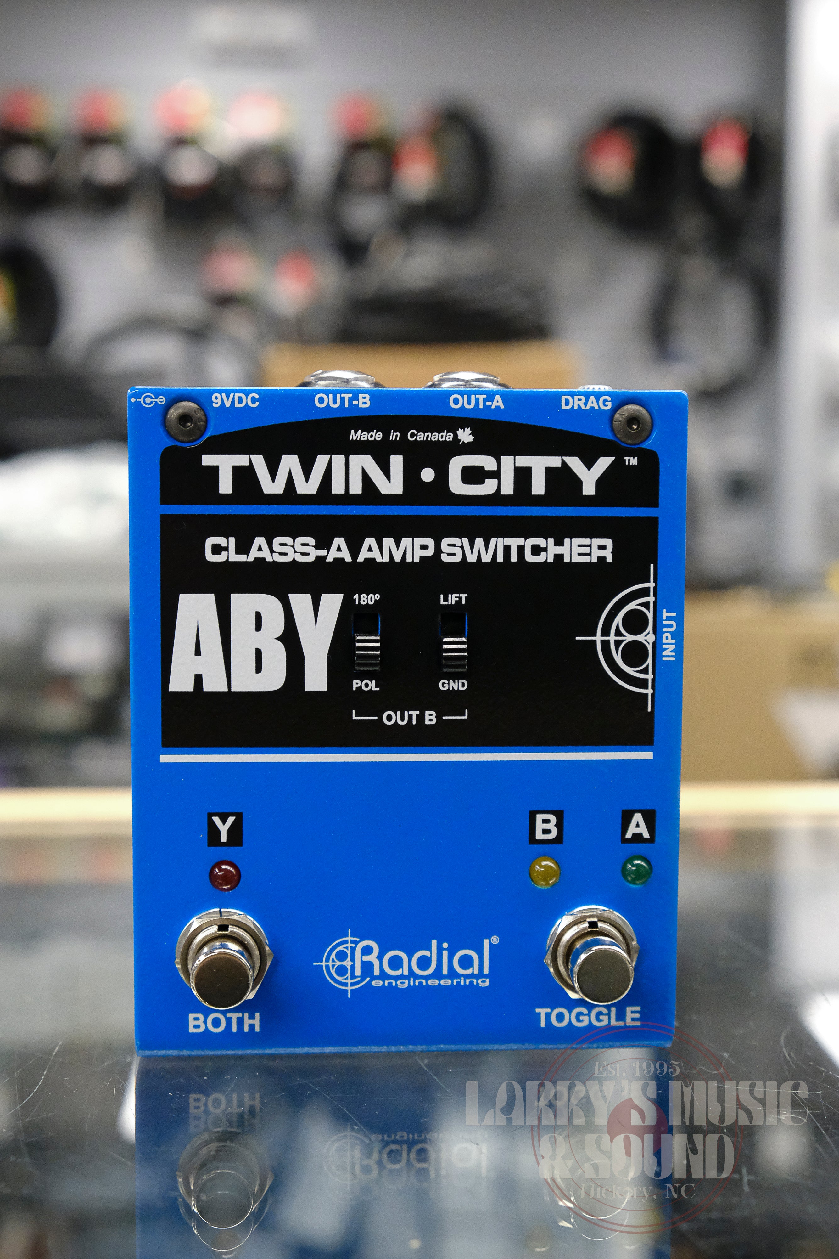 Radial Engineering Twin-City Active ABY Switch – Larry's Music & Sound