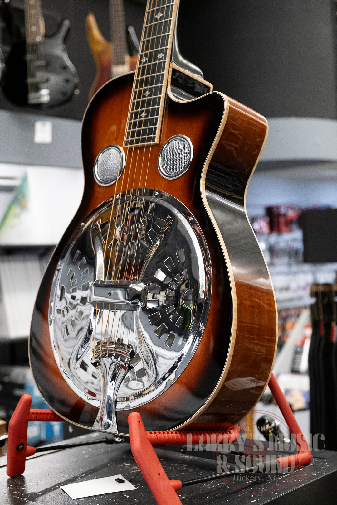 Gold Tone Paul Beard Signature with Cutaway