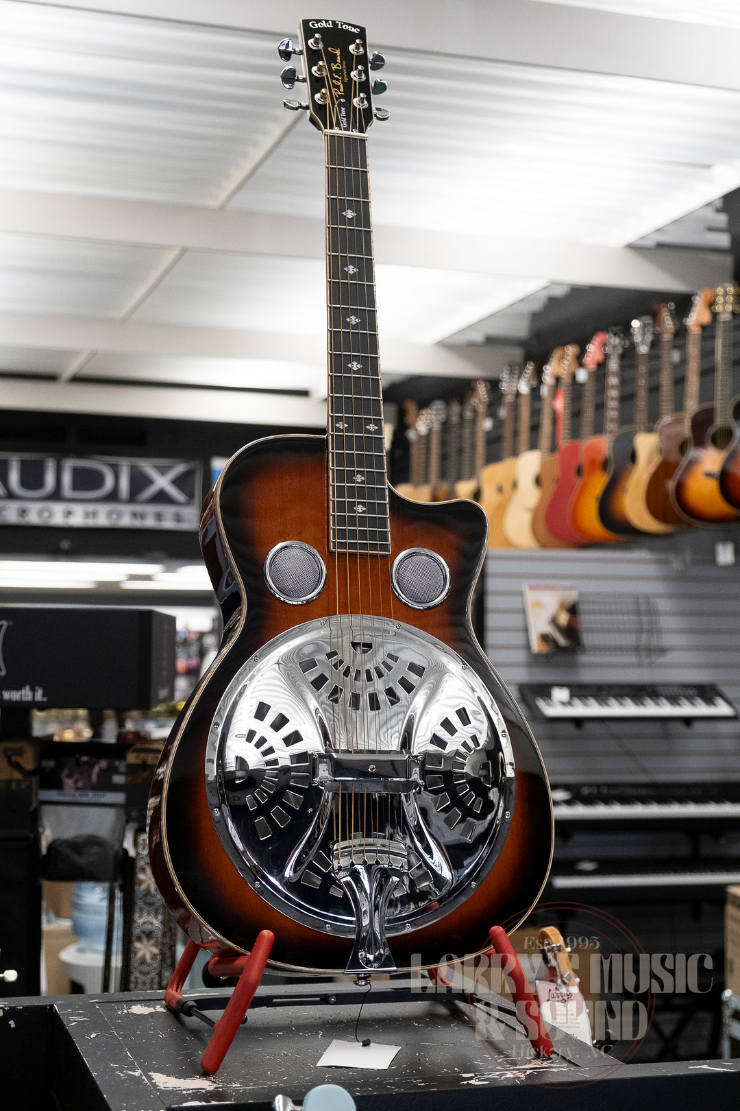 Gold Tone Paul Beard Signature with Cutaway