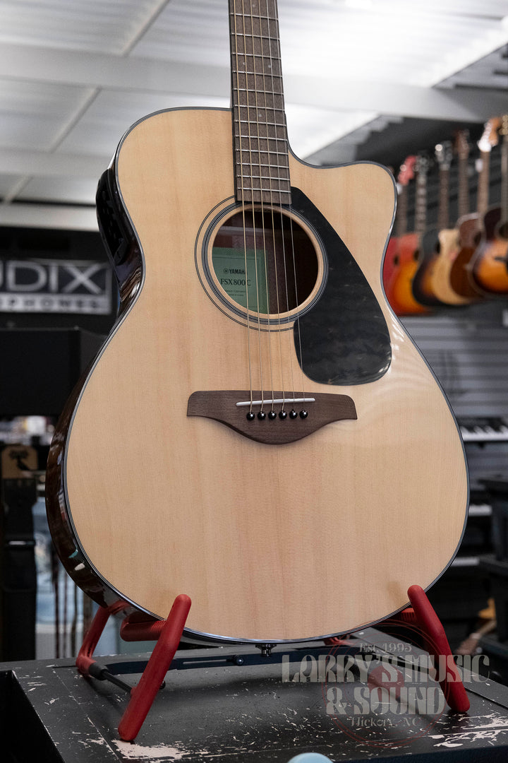Yamaha FSX800C Acoustic-Electric Cutaway