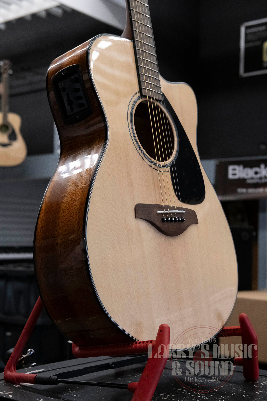 Yamaha FSX800C Acoustic-Electric Cutaway