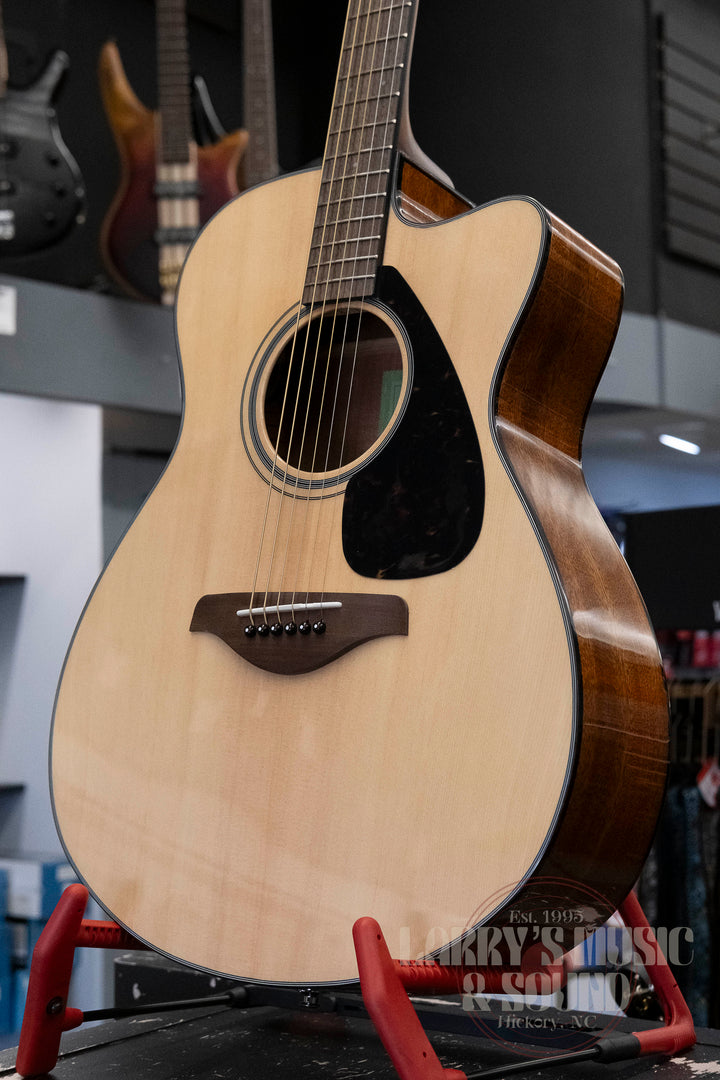 Yamaha FSX800C Acoustic-Electric Cutaway