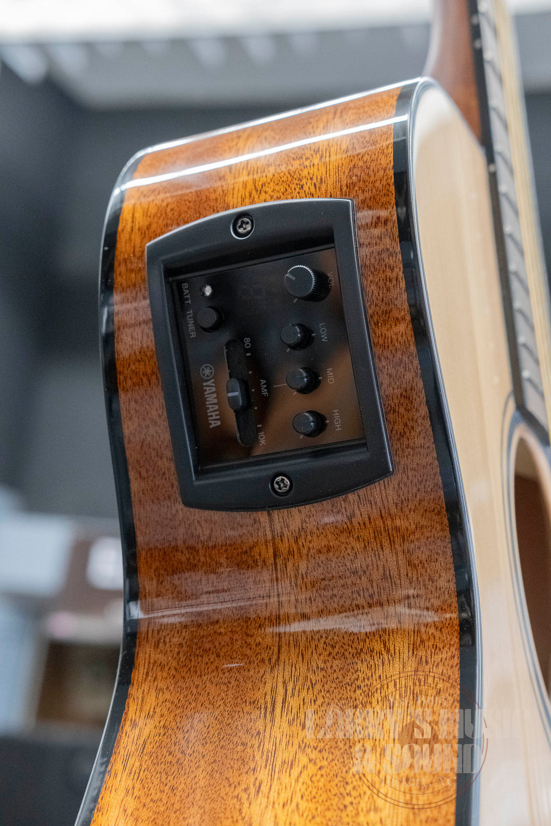 Yamaha FSX800C Acoustic-Electric Cutaway