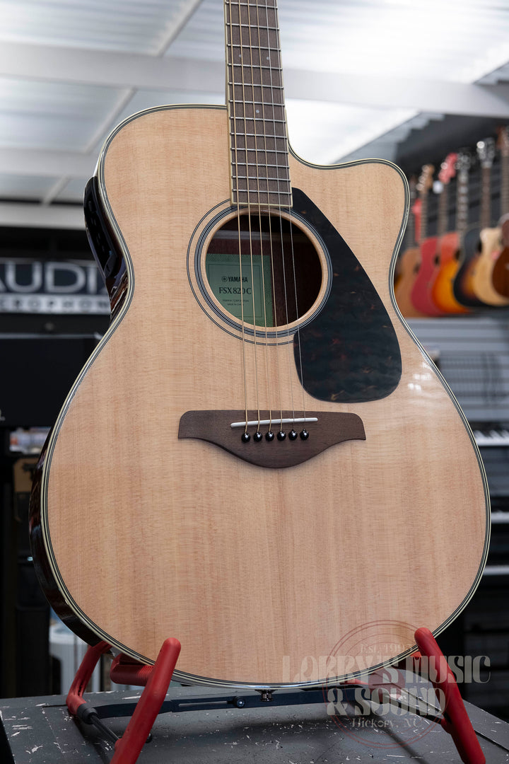 Yamaha FSX820C Acoustic-Electric Cutaway