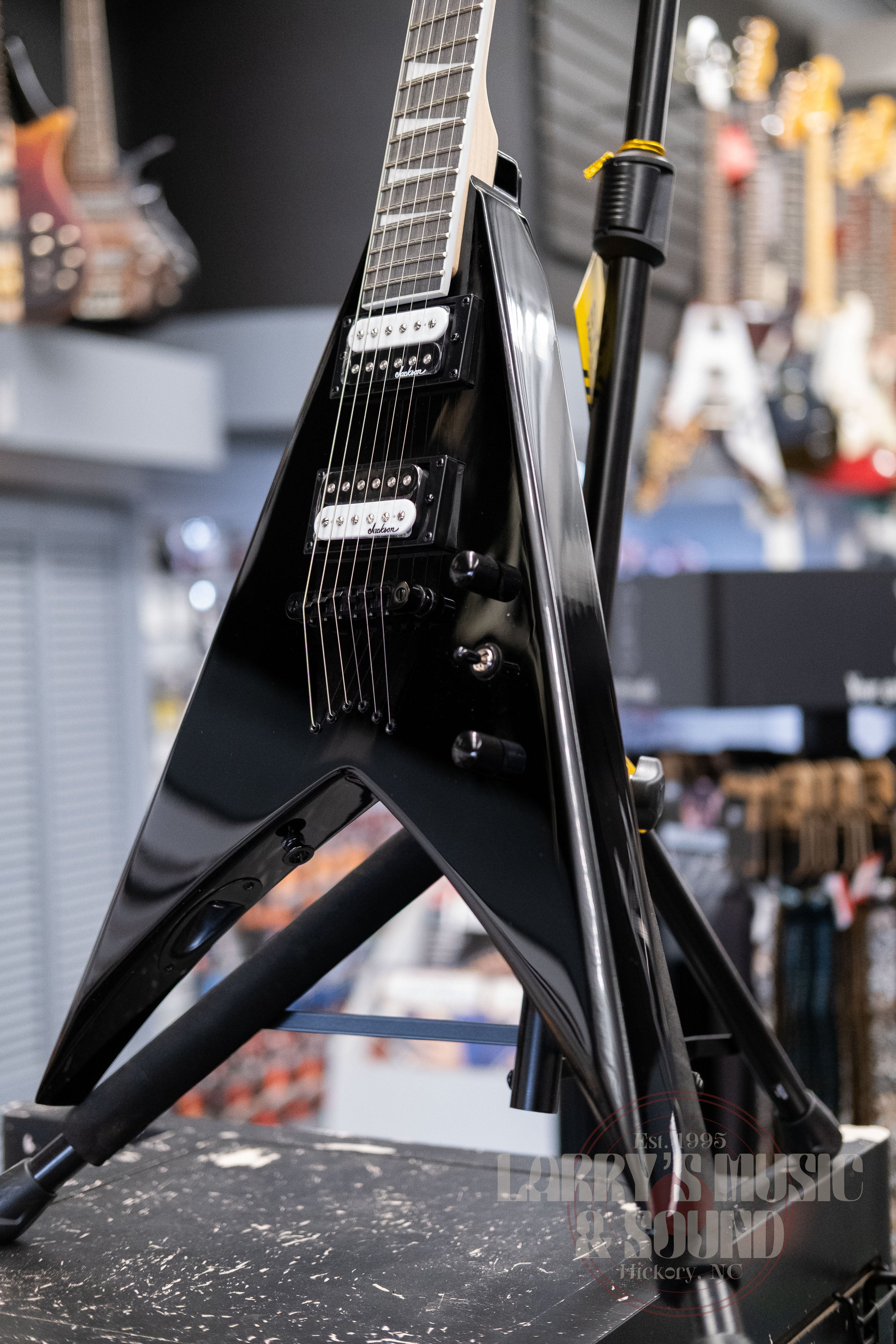 Jackson J Series JS32T King V - Gloss Black – Larry's Music & Sound