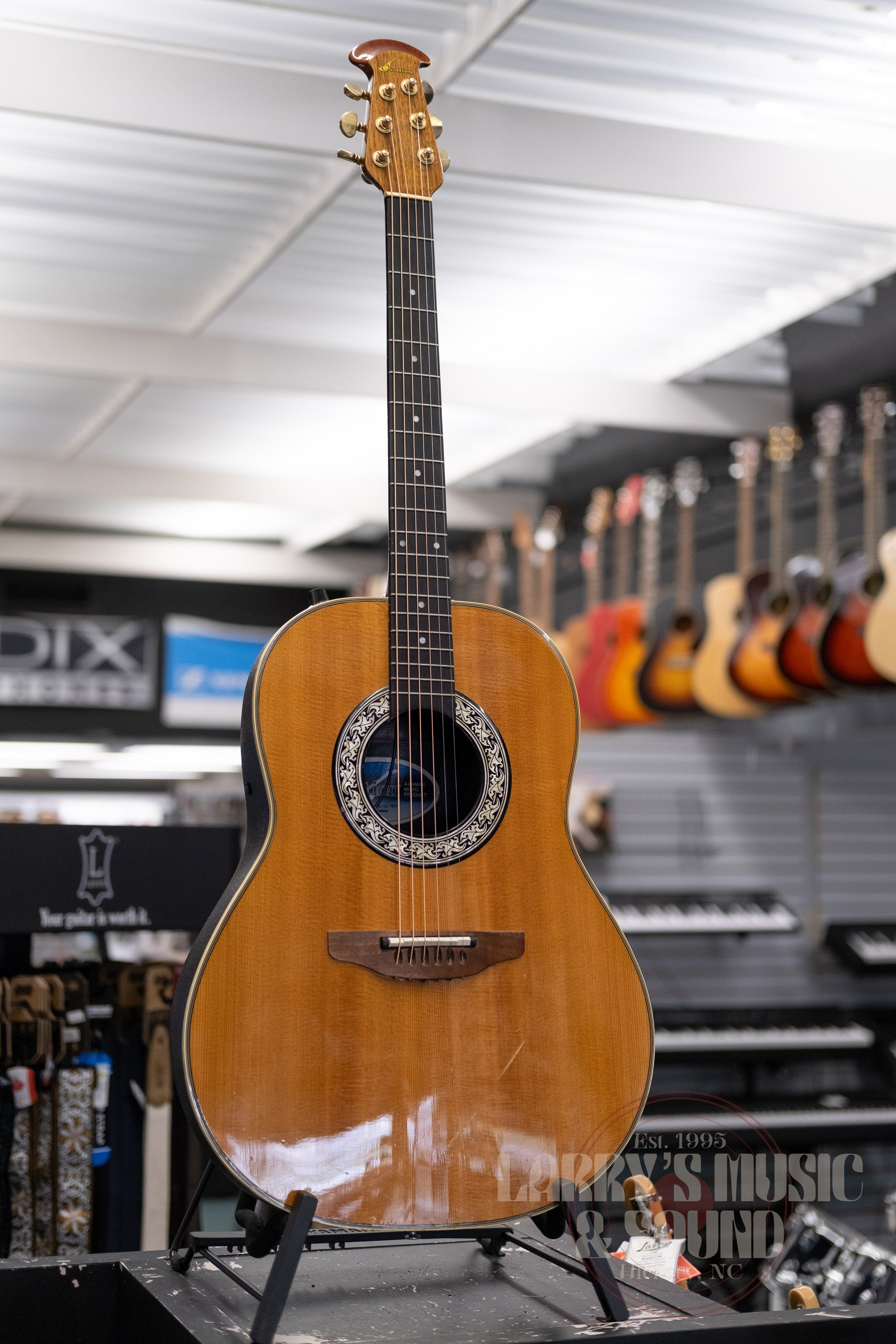 Ovation Model No.1611 エレクトリックアコースティックギタ－