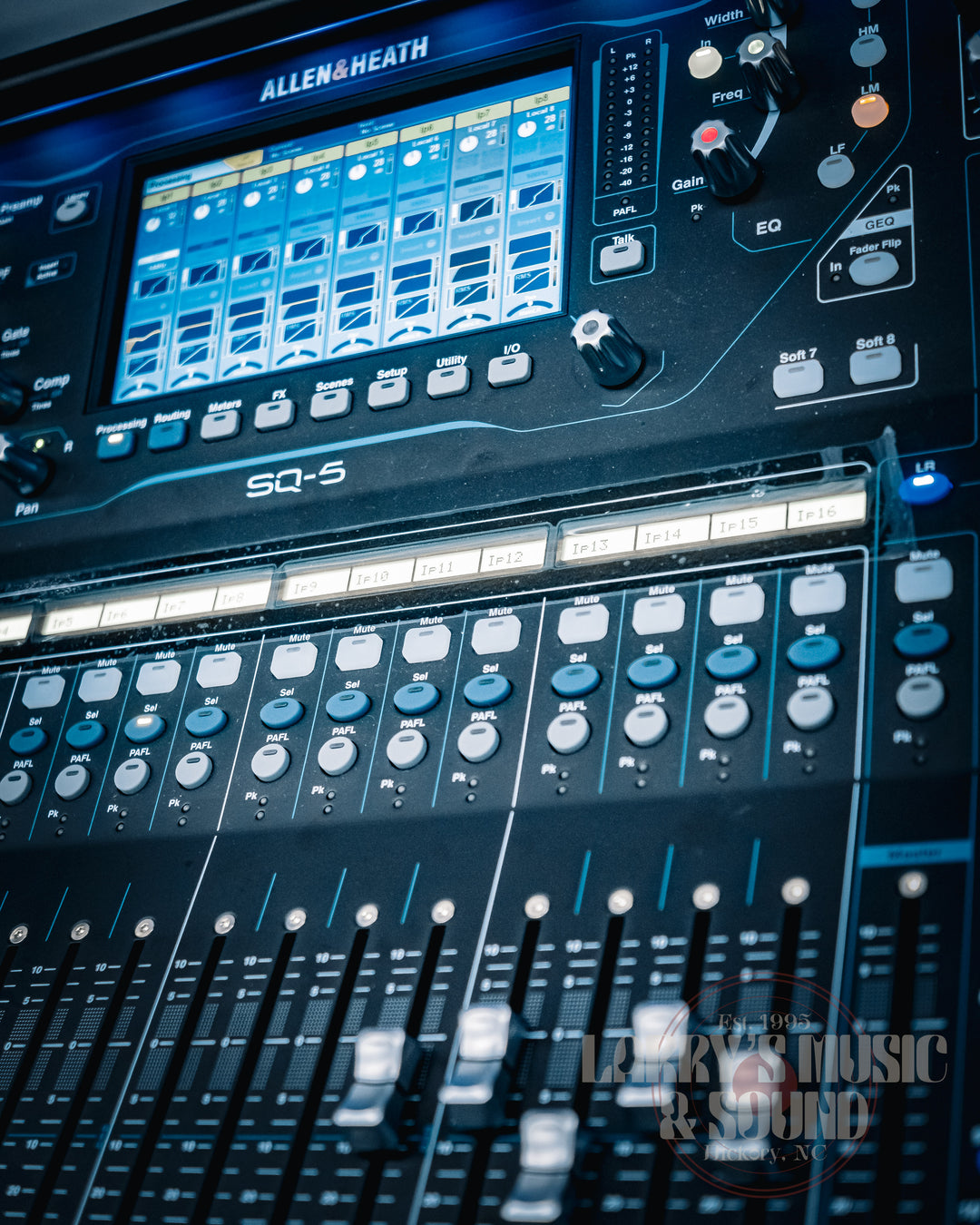 Allen &amp; Heath SQ-5 Digital Mixer