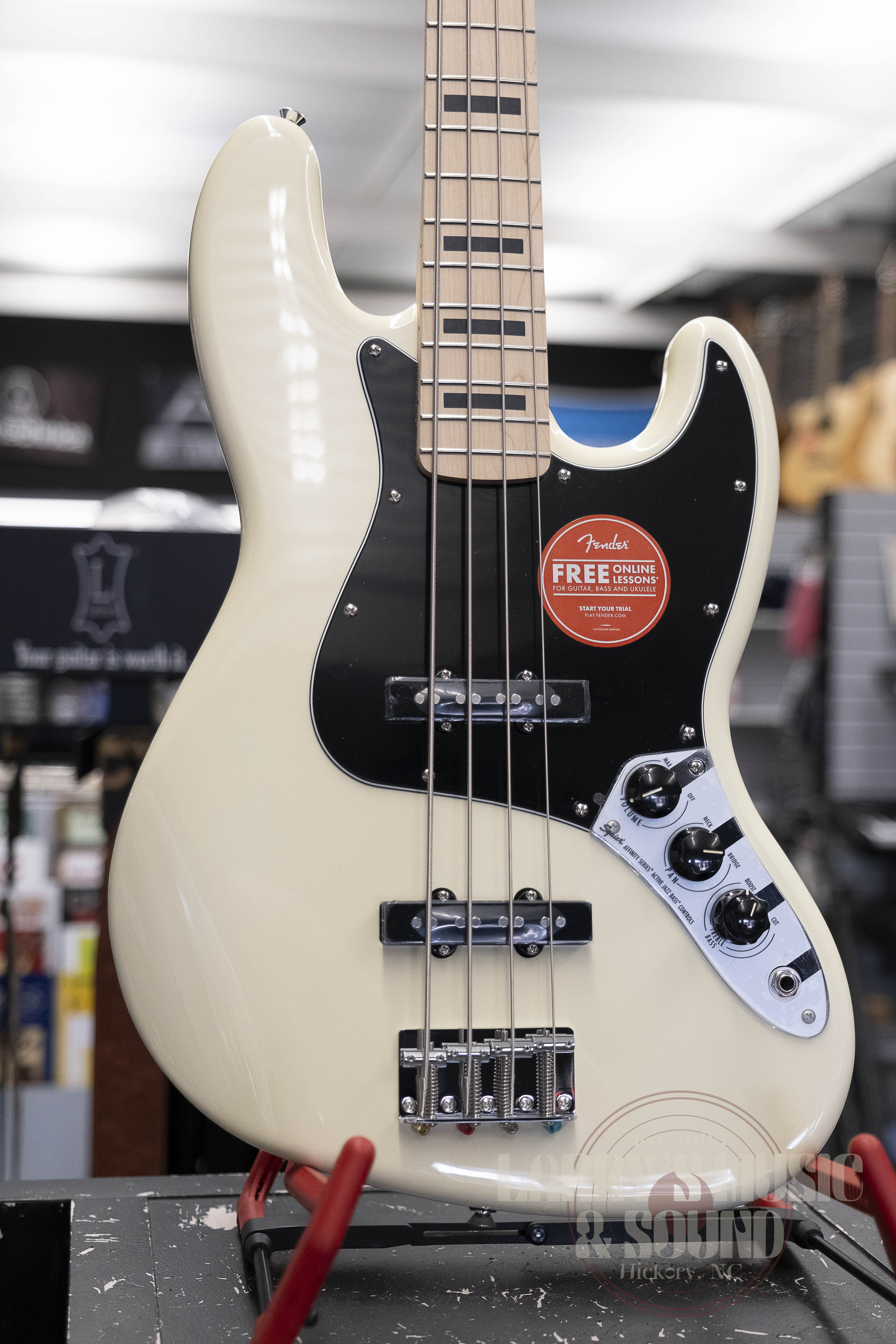 Squier Affinity Series Active Jazz Bass - Olympic White – Larry's