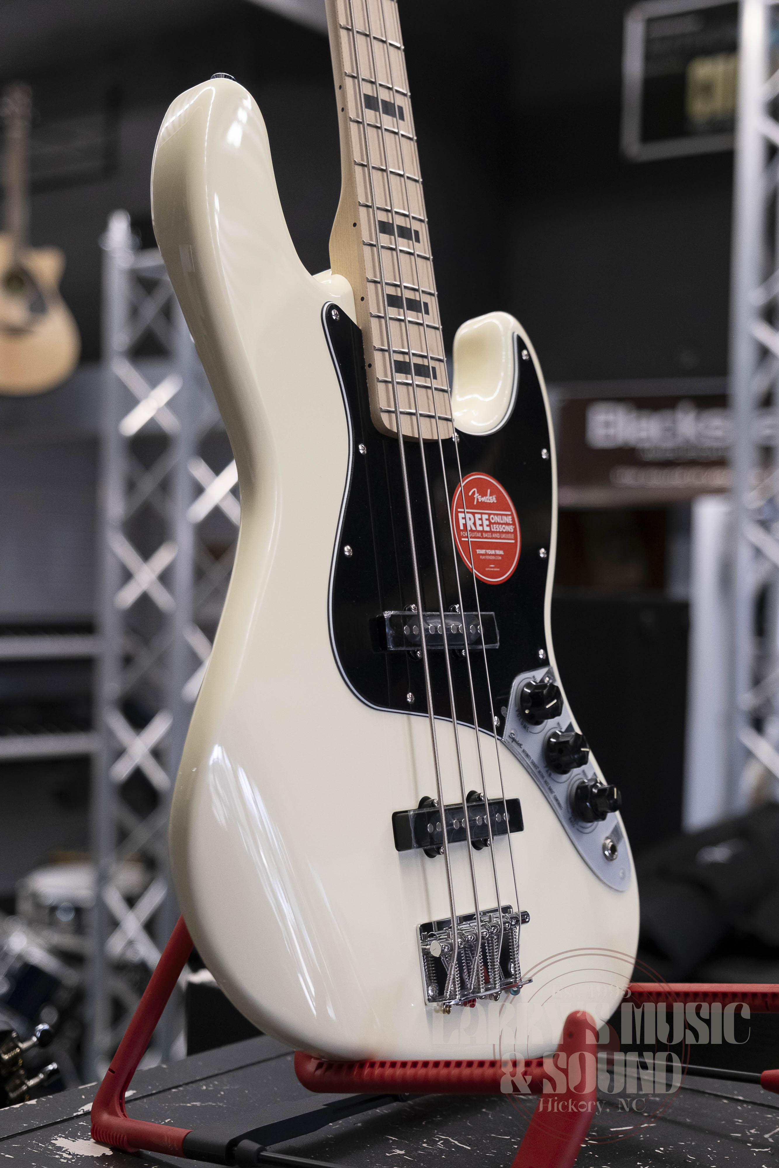 Squier Affinity Series Active Jazz Bass - Olympic White – Larry's