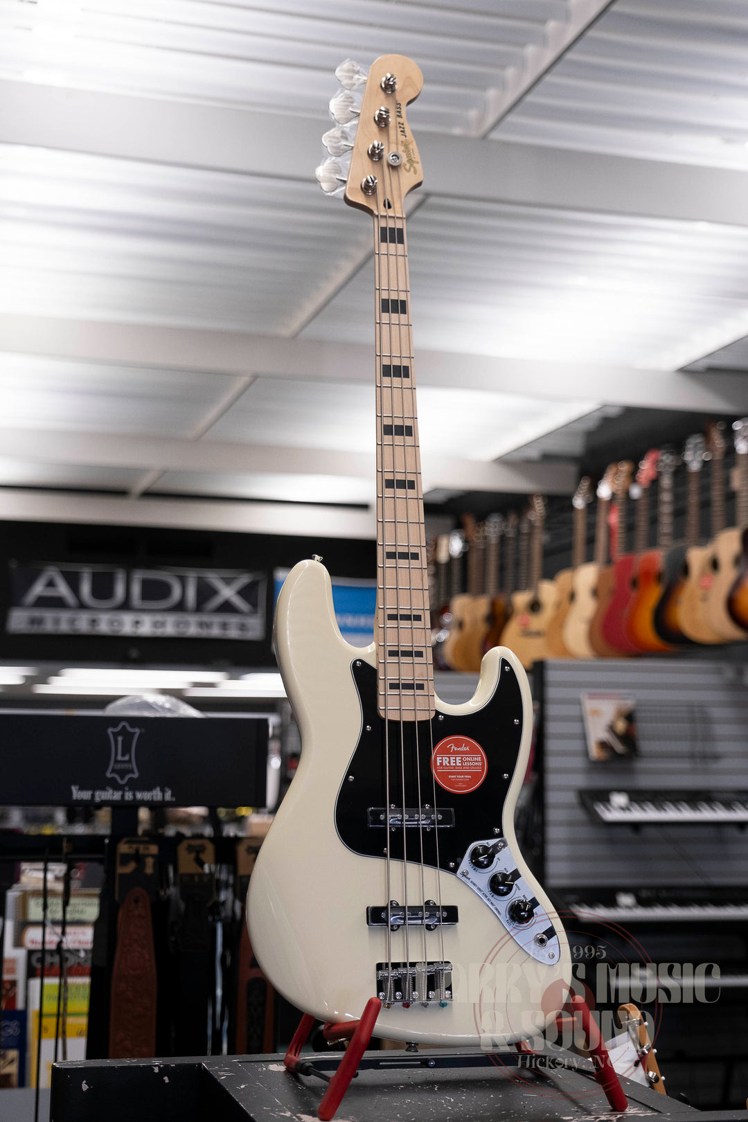 Squier Affinity Series Active Jazz Bass - Olympic White