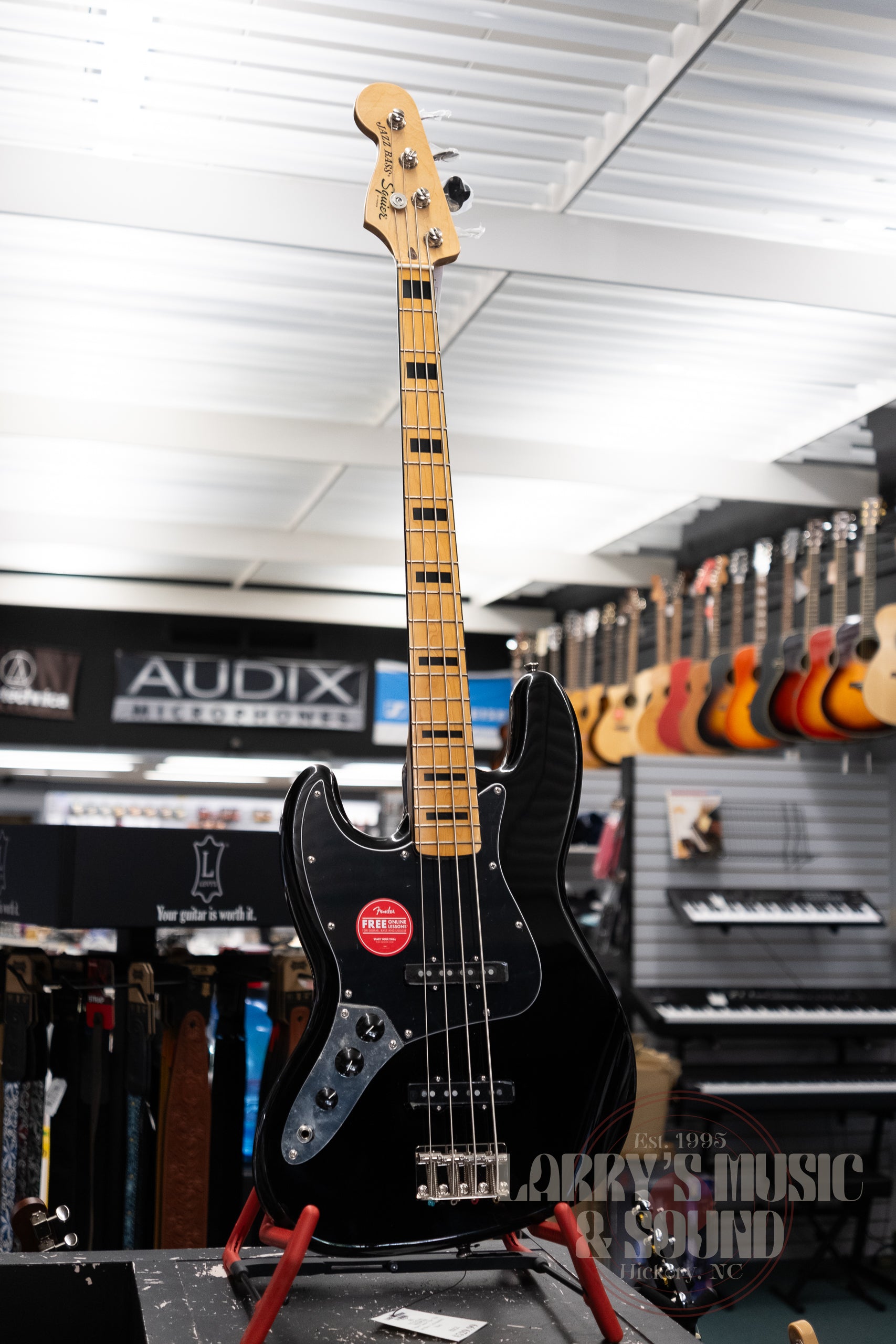 Squier Classic Vibe '70s Jazz Bass - Left-Handed - Black – Larry's