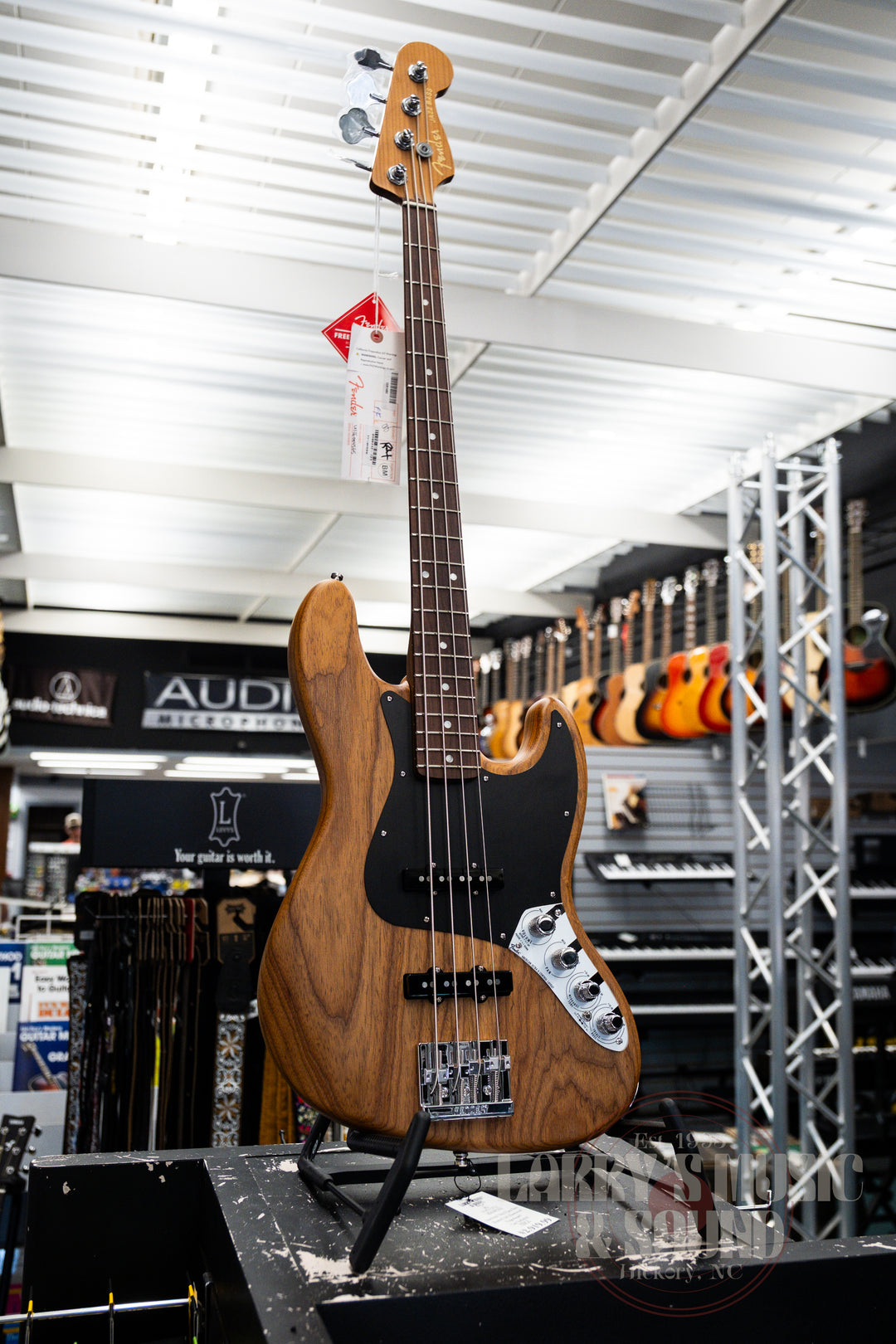 Fender Limited Edition American Ultra II Jazz Bass - Natural