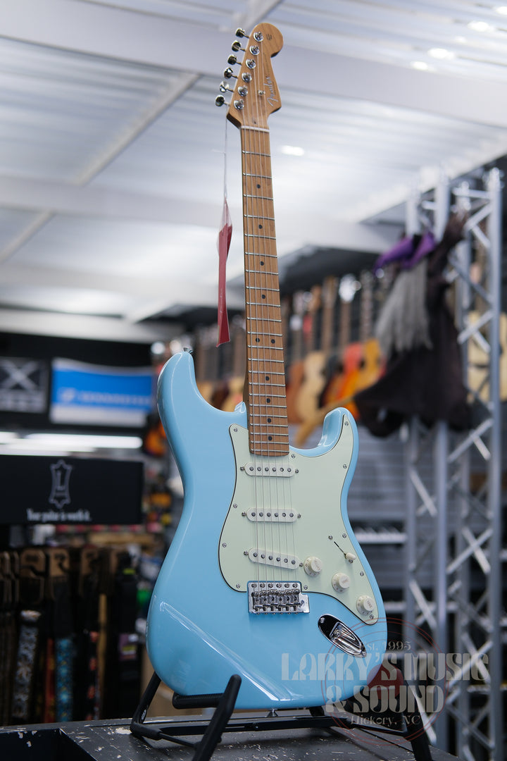 Fender Dealer Exclusive American Professional Classic Strat - Daphne Blue