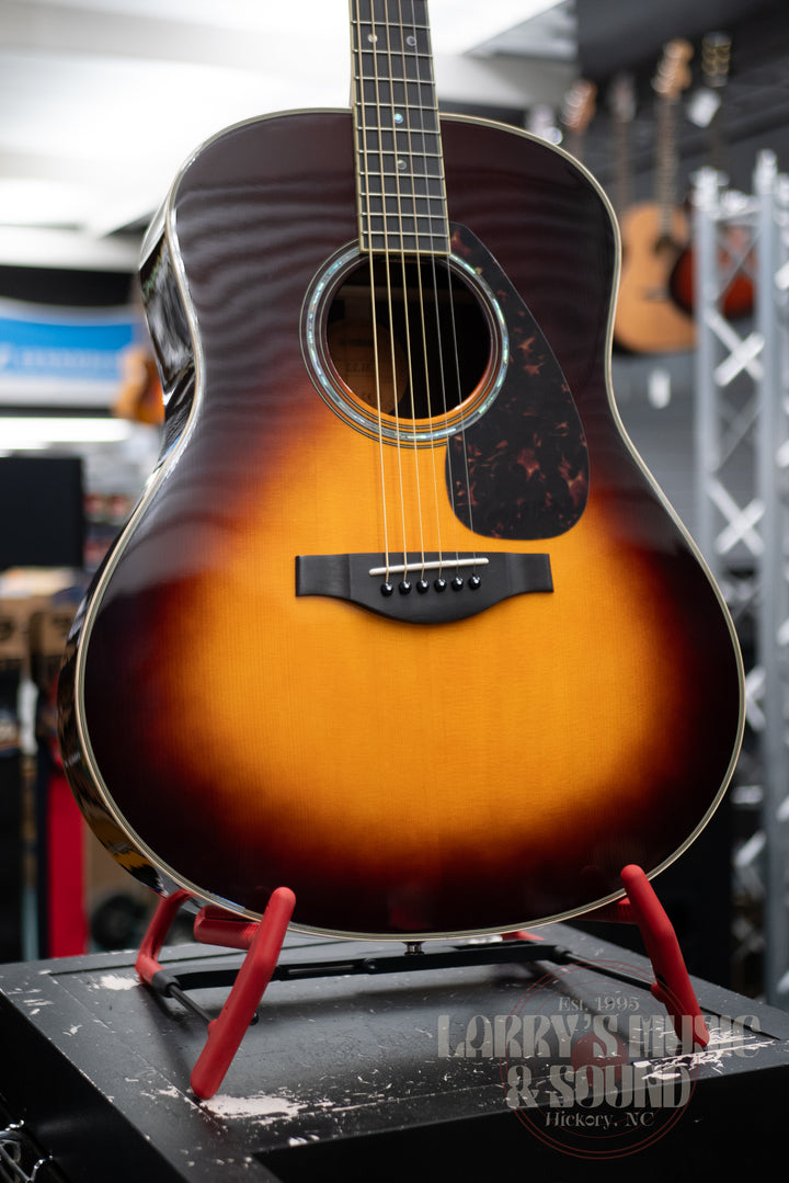 Yamaha LL16 Original Jumbo - Brown Sunburst