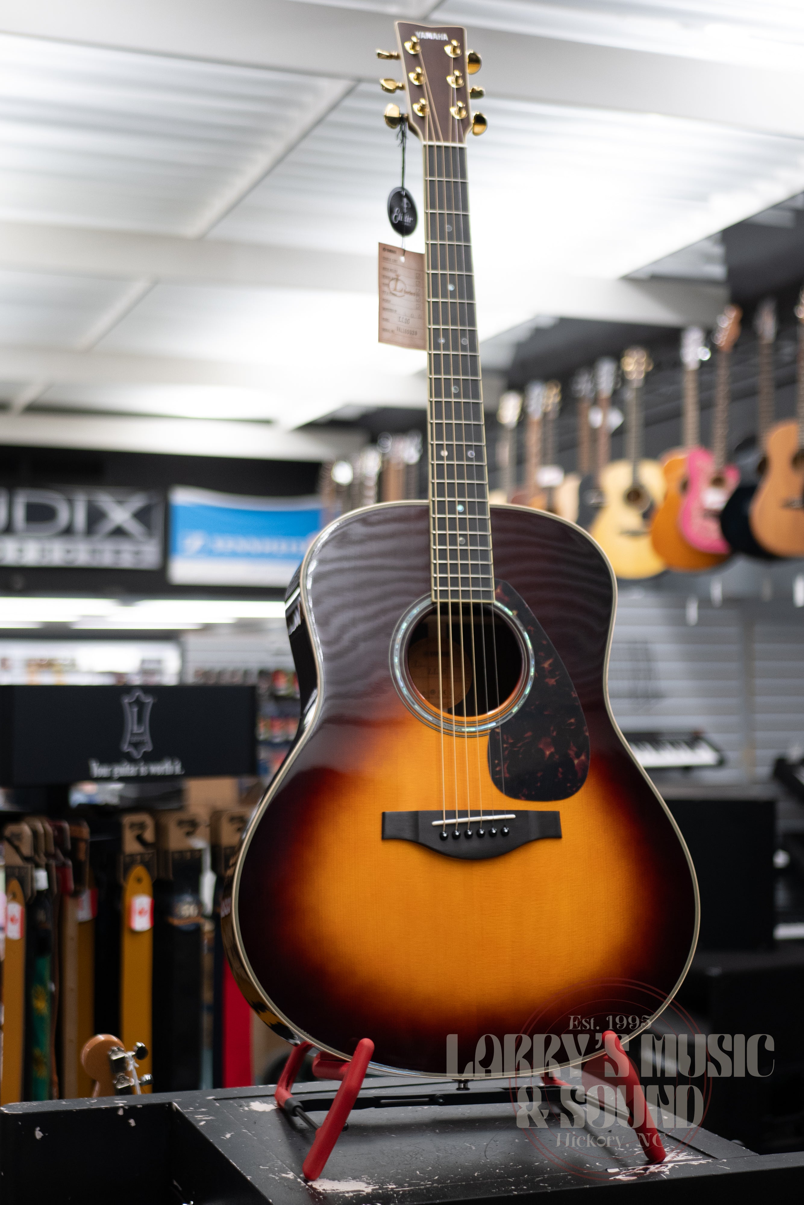 Yamaha LL16 Original Jumbo - Brown Sunburst – Larry's Music & Sound