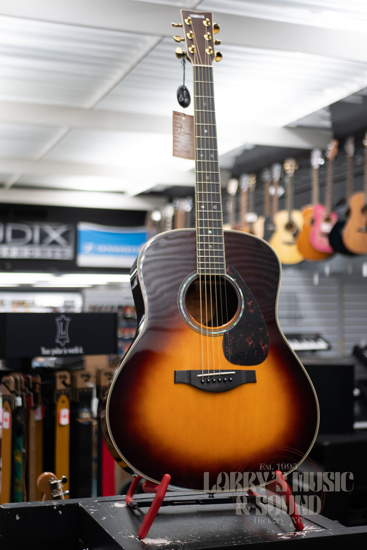 Yamaha LL16 Original Jumbo - Brown Sunburst