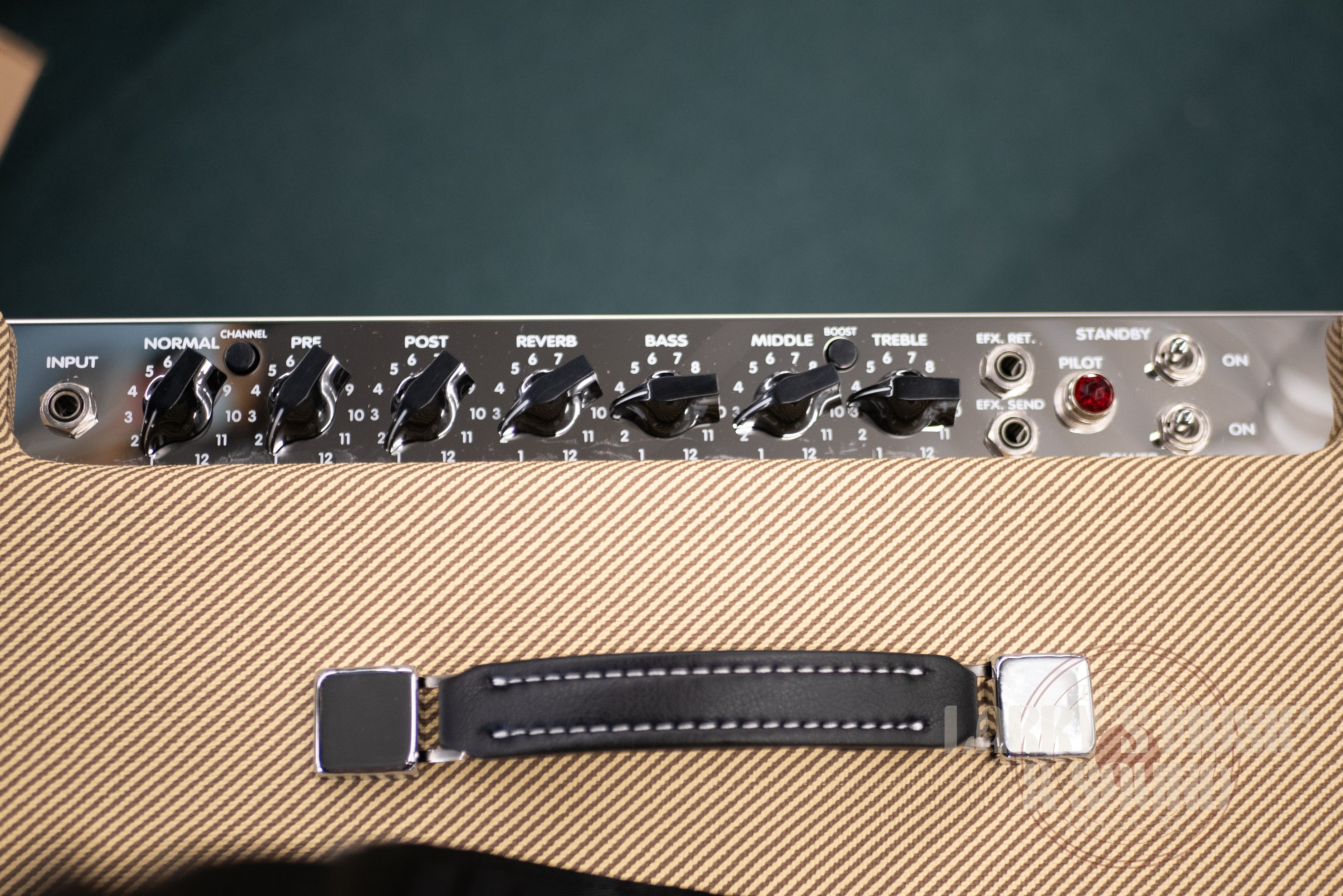 Peavey Classic 30 Guitar Combo Amp – Larry's Music & Sound