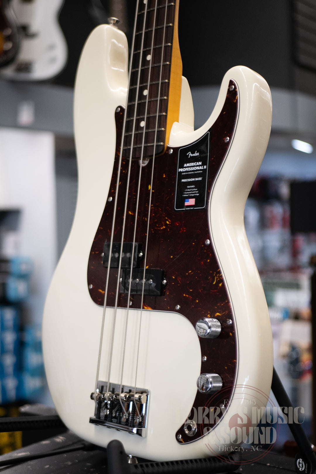 Fender American Professional II Precision Bass with Rosewood Fingerboard- Olympic White