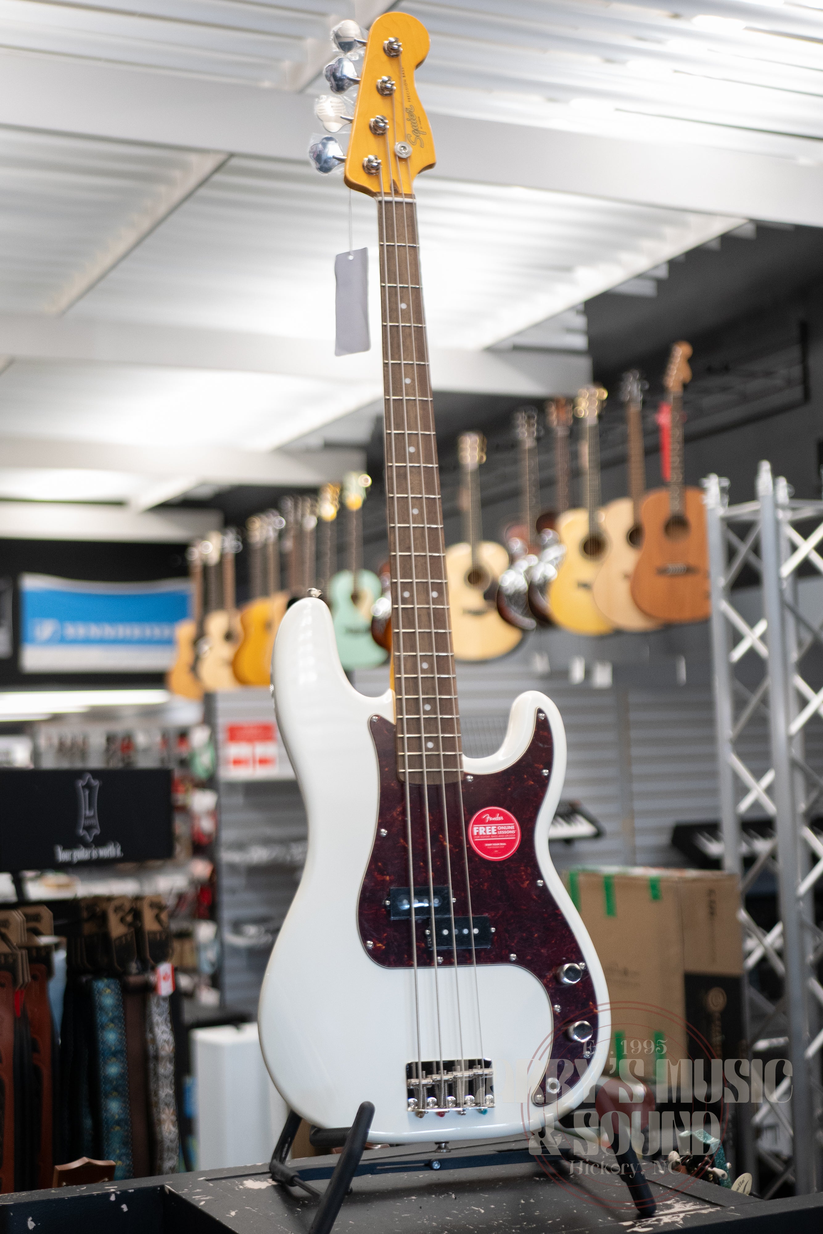 Squier Classic Vibe '60s Precision Bass - Olympic White – Larry's