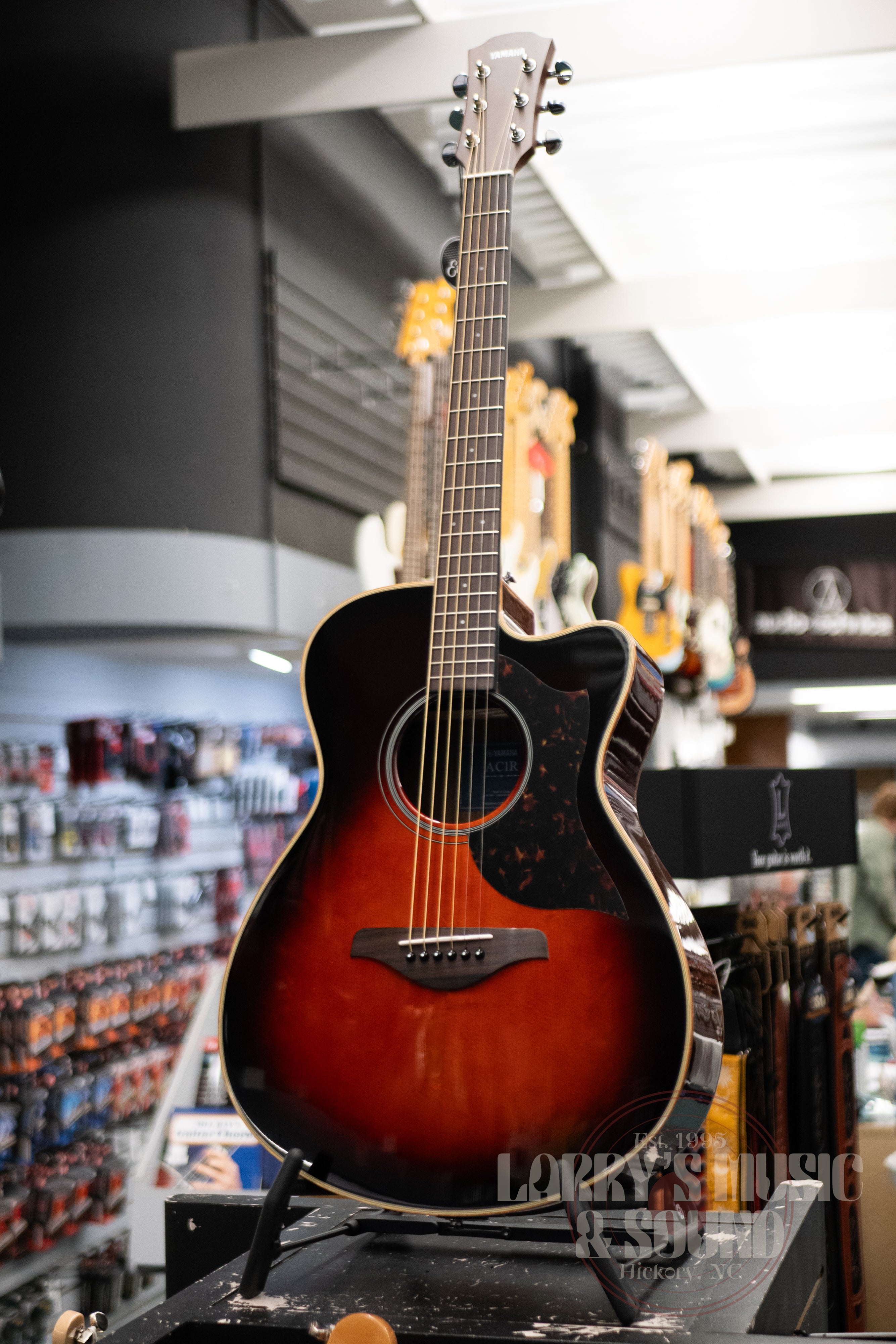 Yamaha AC1R Concert Cutaway Acoustic/Electric - Tobacco Sunburst
