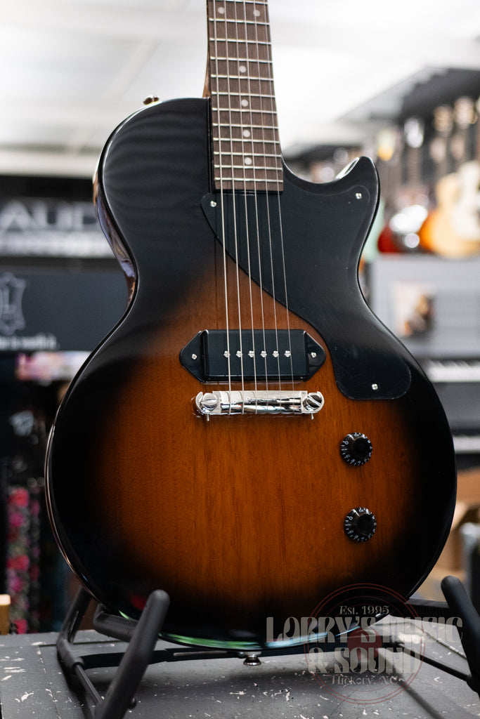 gibson les paul jr tobacco burst Junior Vintage the Les Paul Junior has been embraced by musicians for over 60 years Gibson Les Paul Junior Tobacco