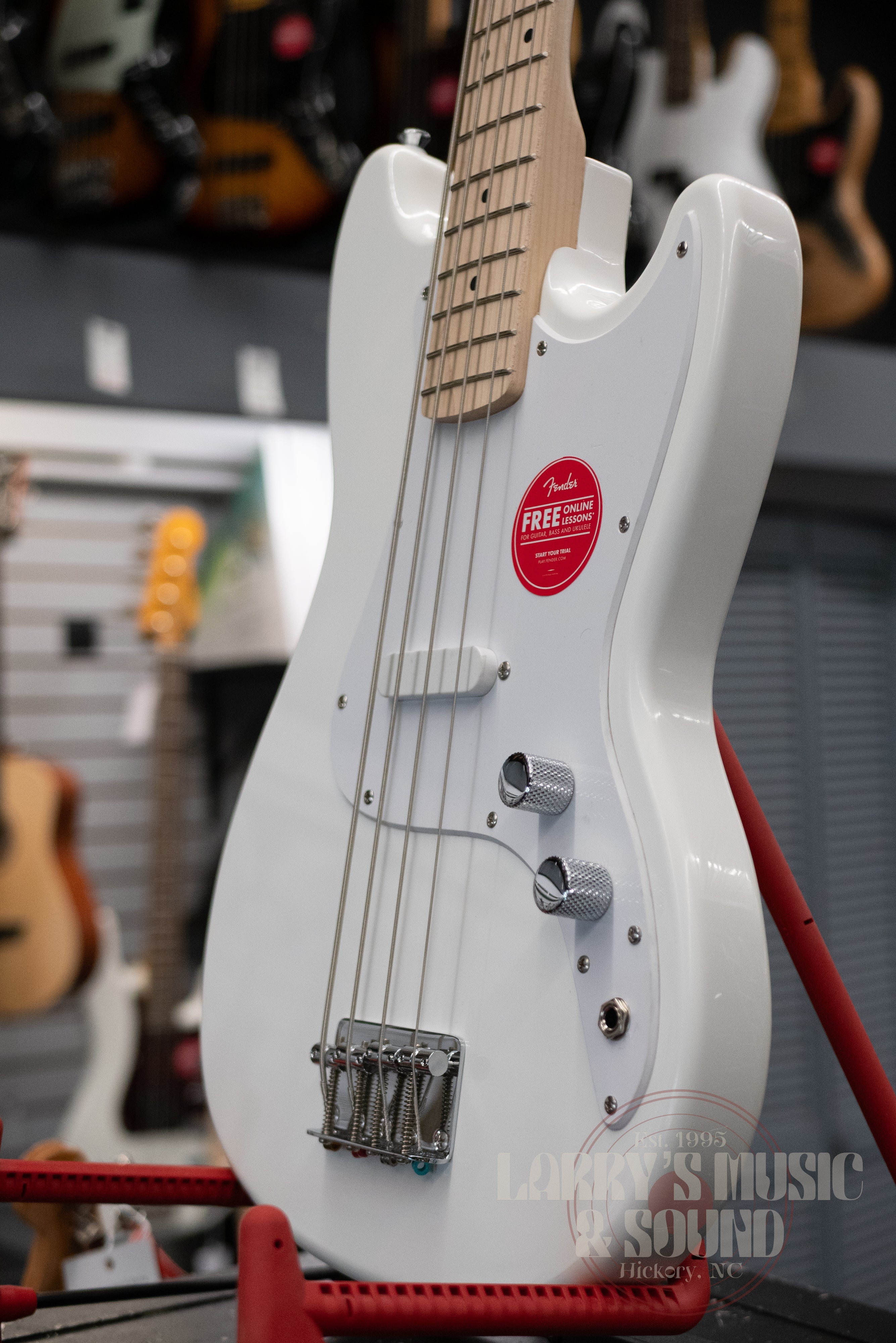 Squier Sonic Bronco Bass - Arctic White – Larry's Music & Sound