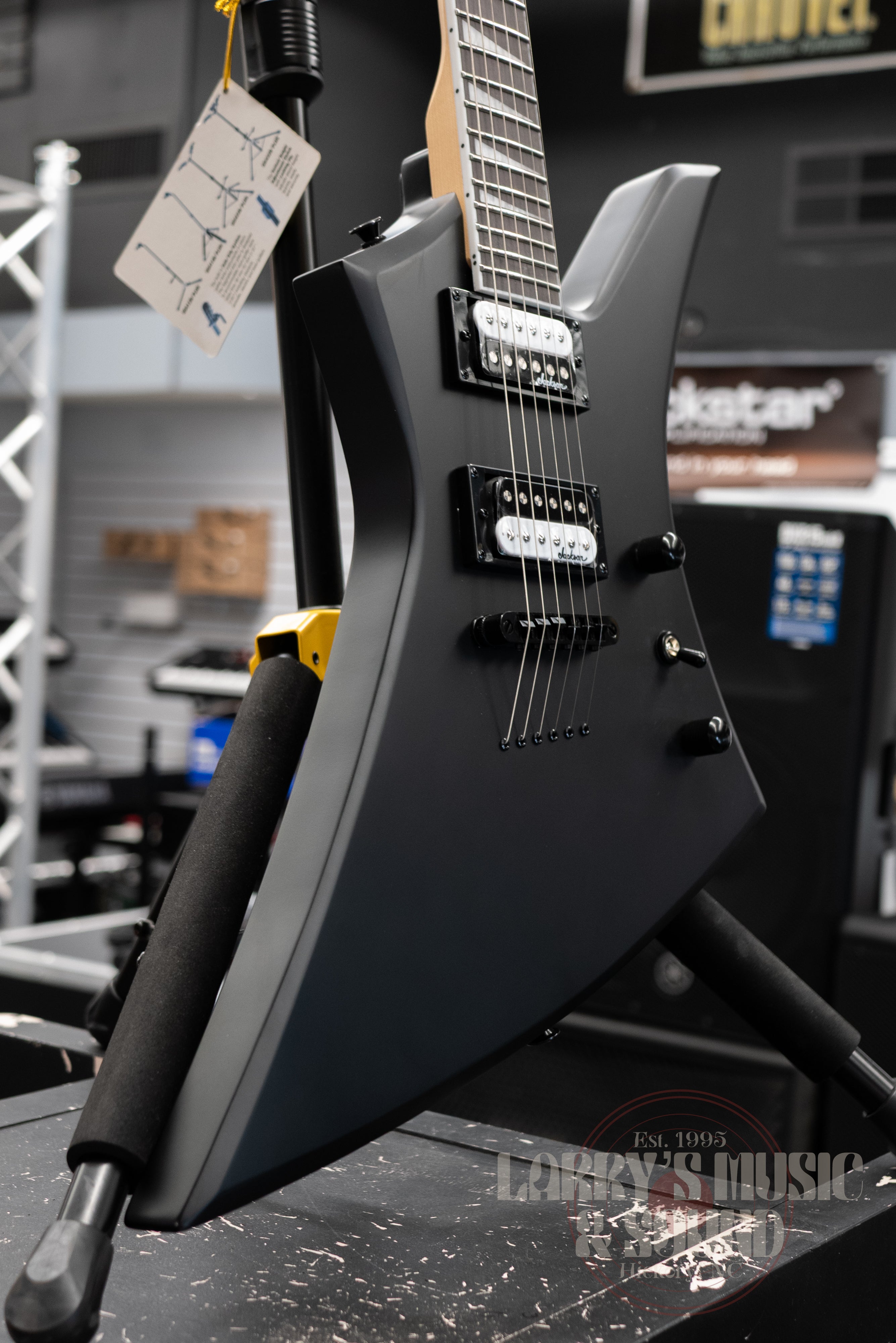 Jackson Series Kelly JS32T - Satin Black – Larry's Music & Sound