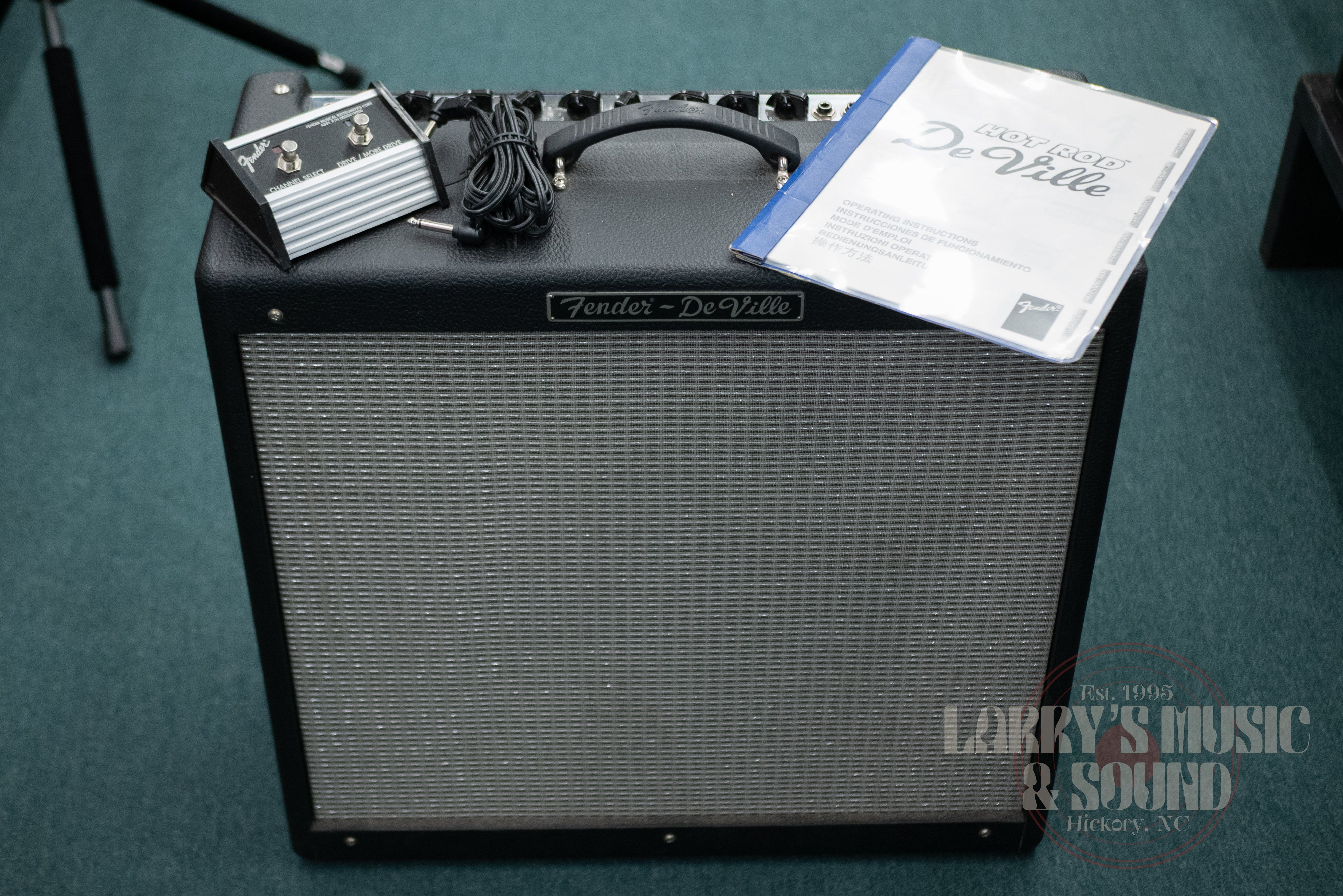 Fender Hot Rod Deville 4x10 - USED – Larry's Music & Sound