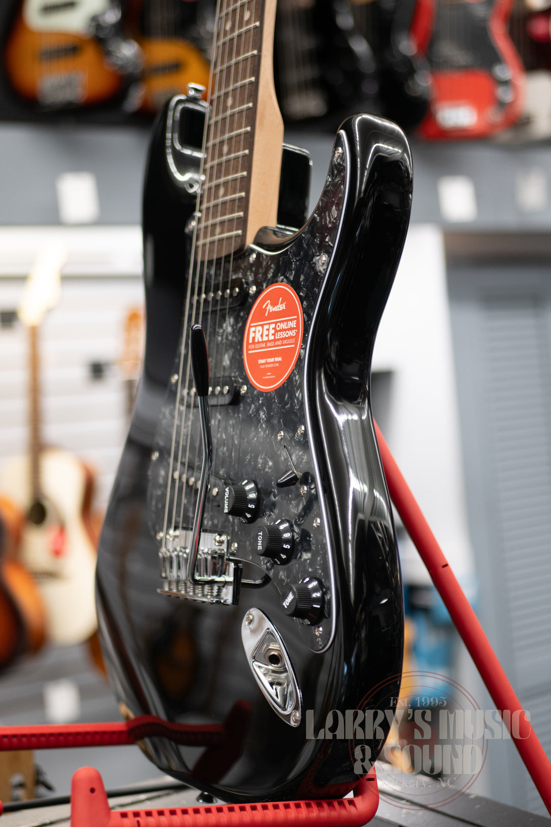 Squier Limited Edition Affinity Strat, Black Pearloid Pickguard - Black
