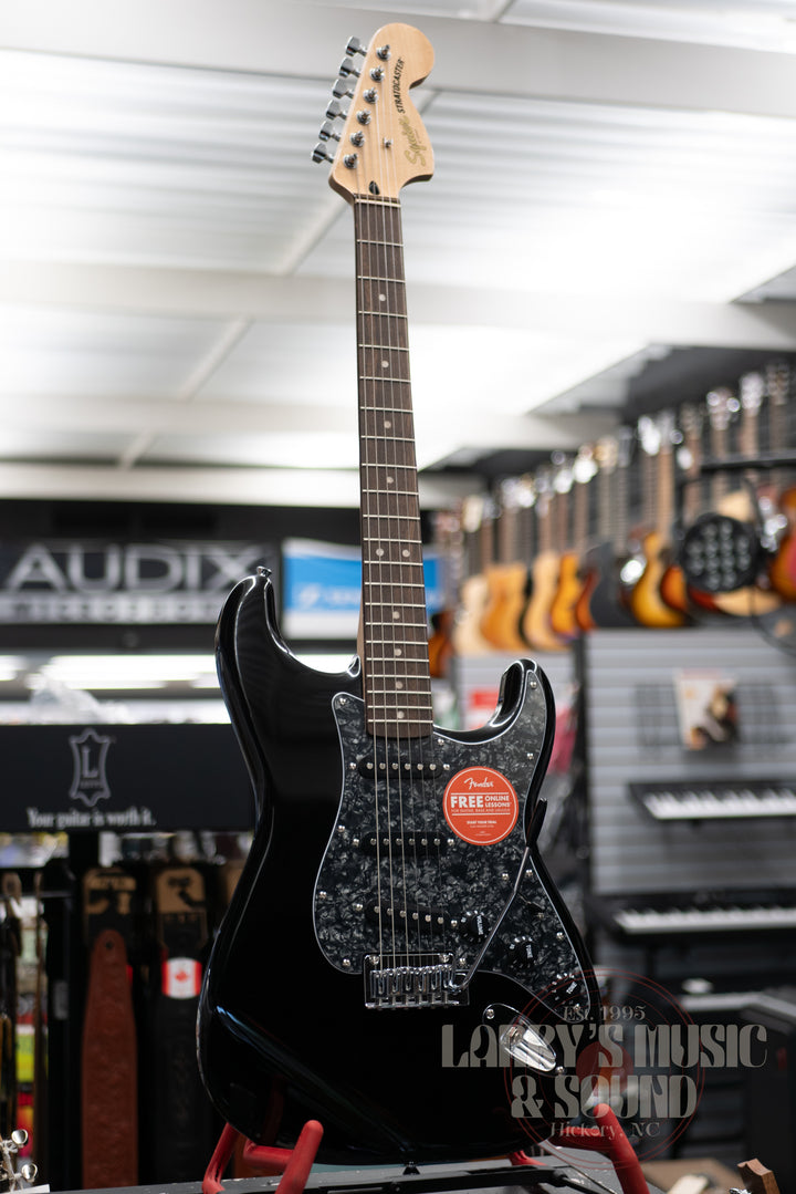 Squier Limited Edition Affinity Strat, Black Pearloid Pickguard - Black