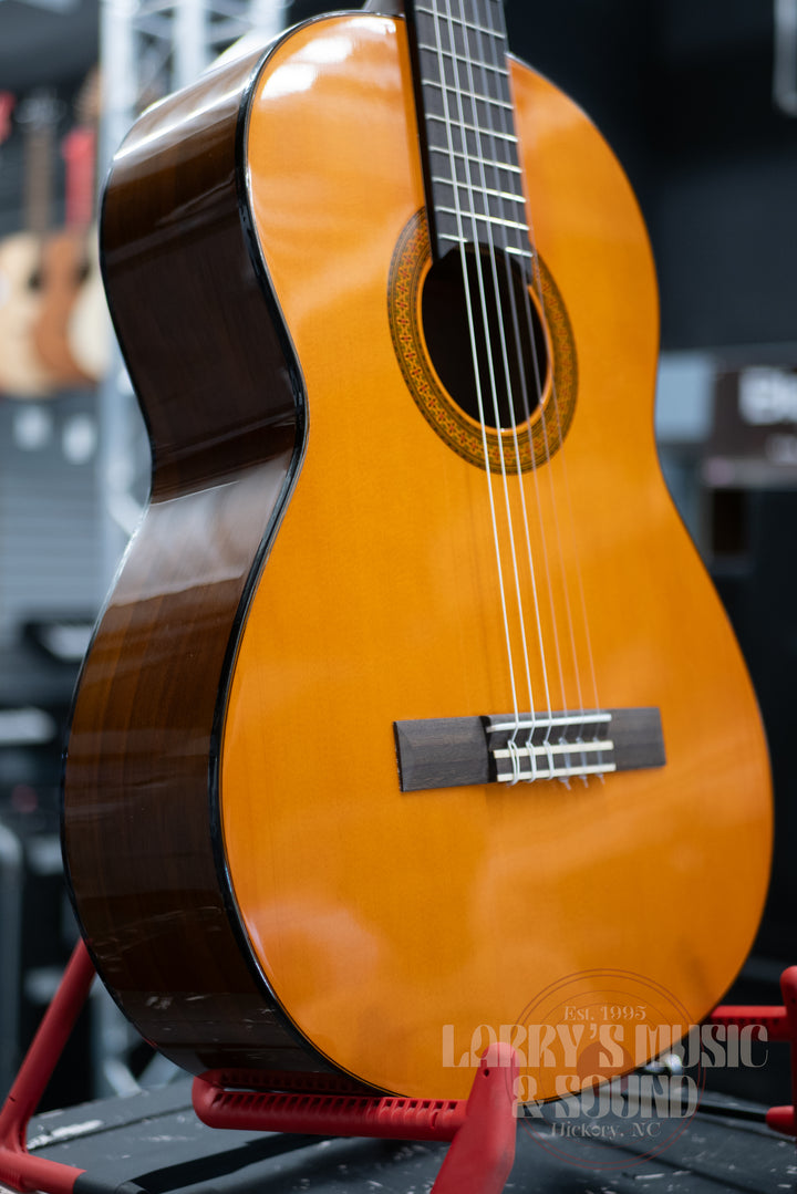 Yamaha CG102 Classical Acoustic Guitar