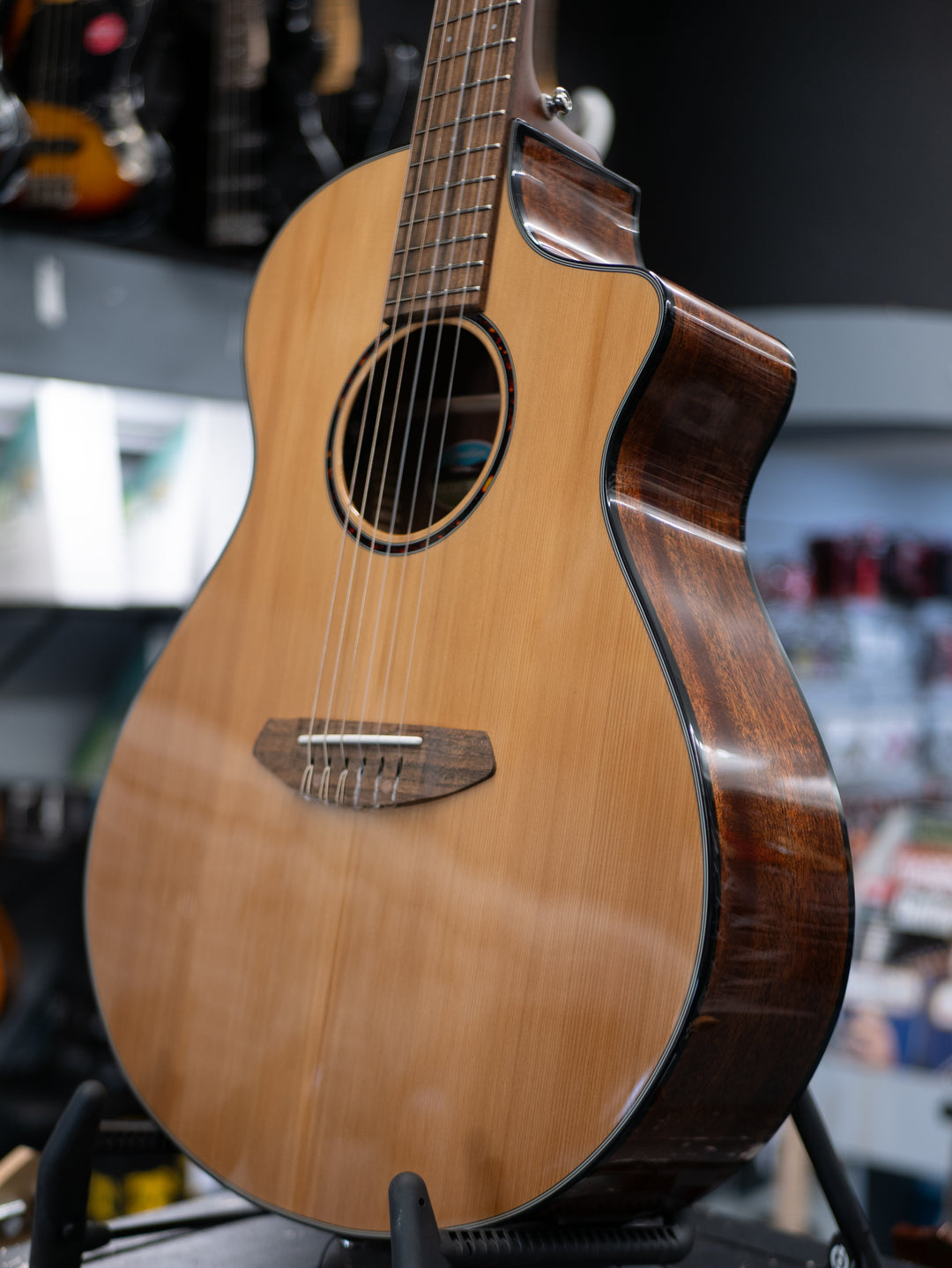 Breedlove Discovery S Concert Nylon CE Red Cedar-African Mahogany