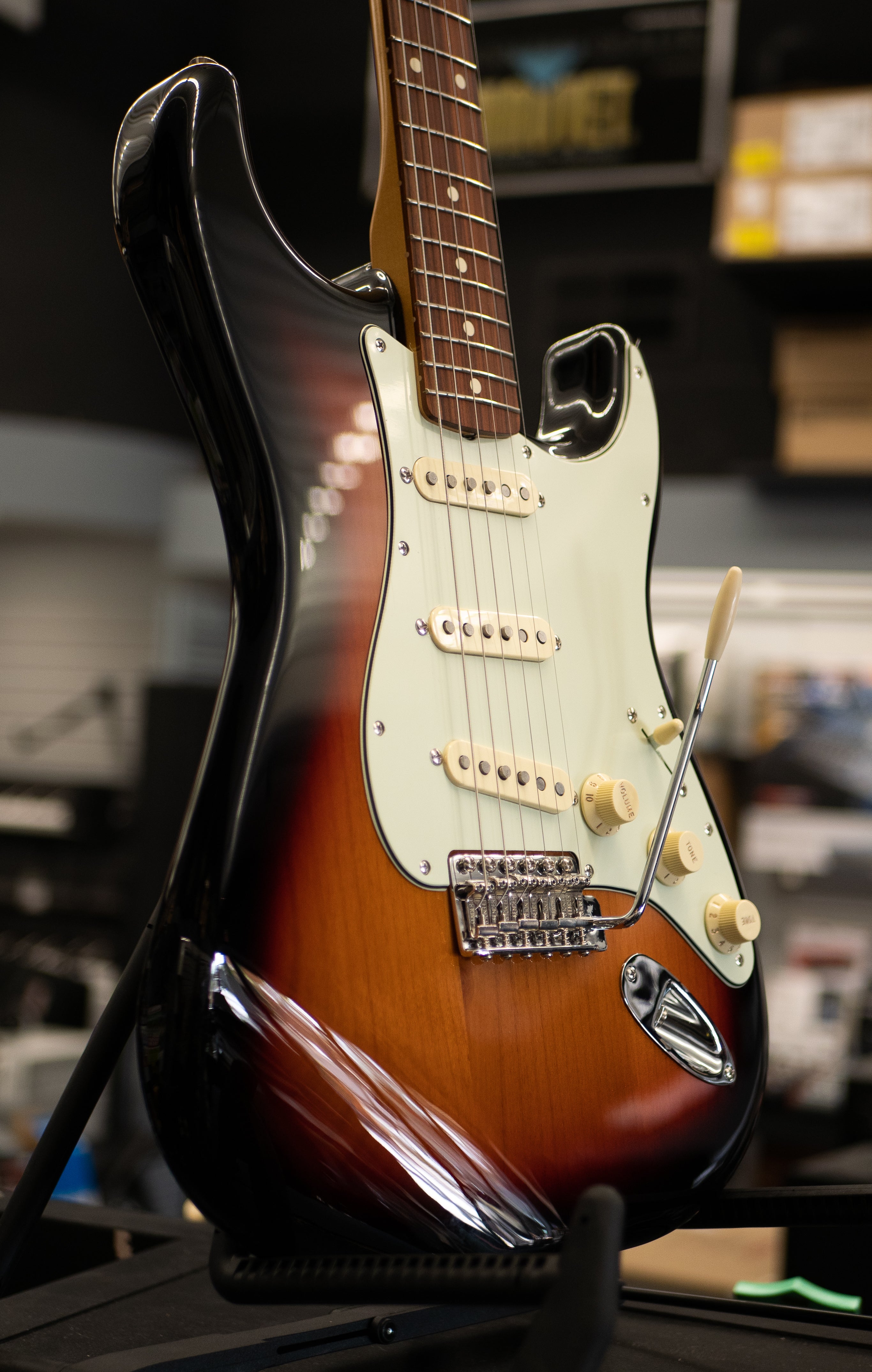 Fender Vintera '60s Stratocaster - 3 Color Sunburst