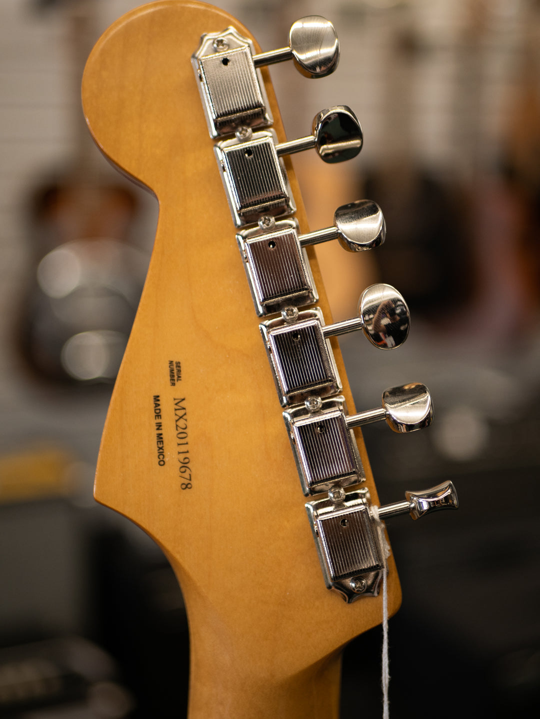 Fender Vintera '60s Mustang PF 3-Color Sunburst favorable buying
