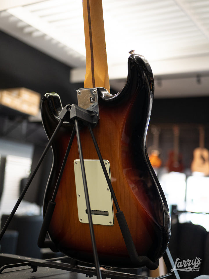 Fender Player Plus Stratocaster - 3-Color Sunburst